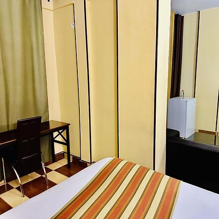 Hotel Yaahot à Yaoundé Extérieur photo