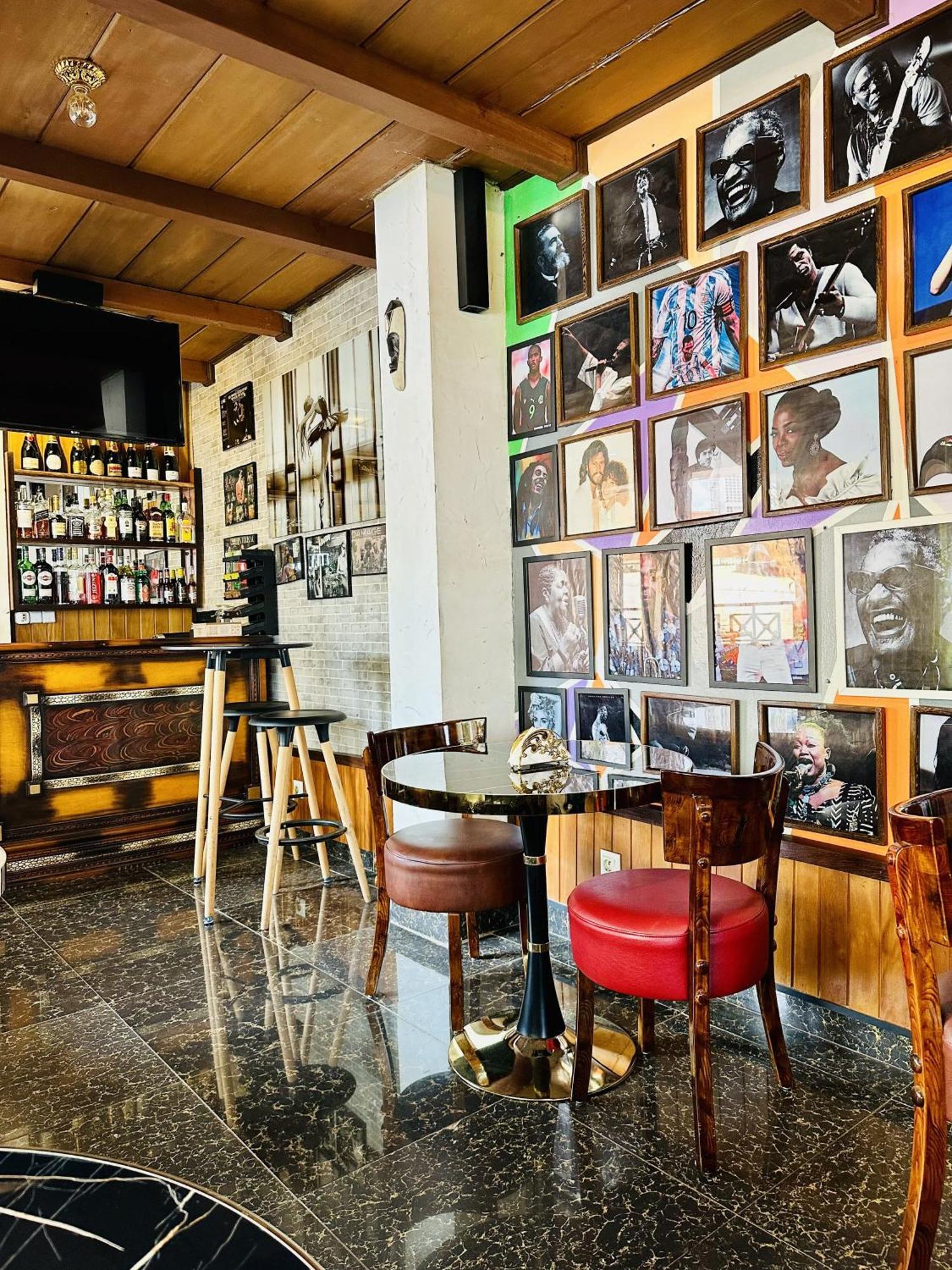 Hotel Yaahot à Yaoundé Extérieur photo