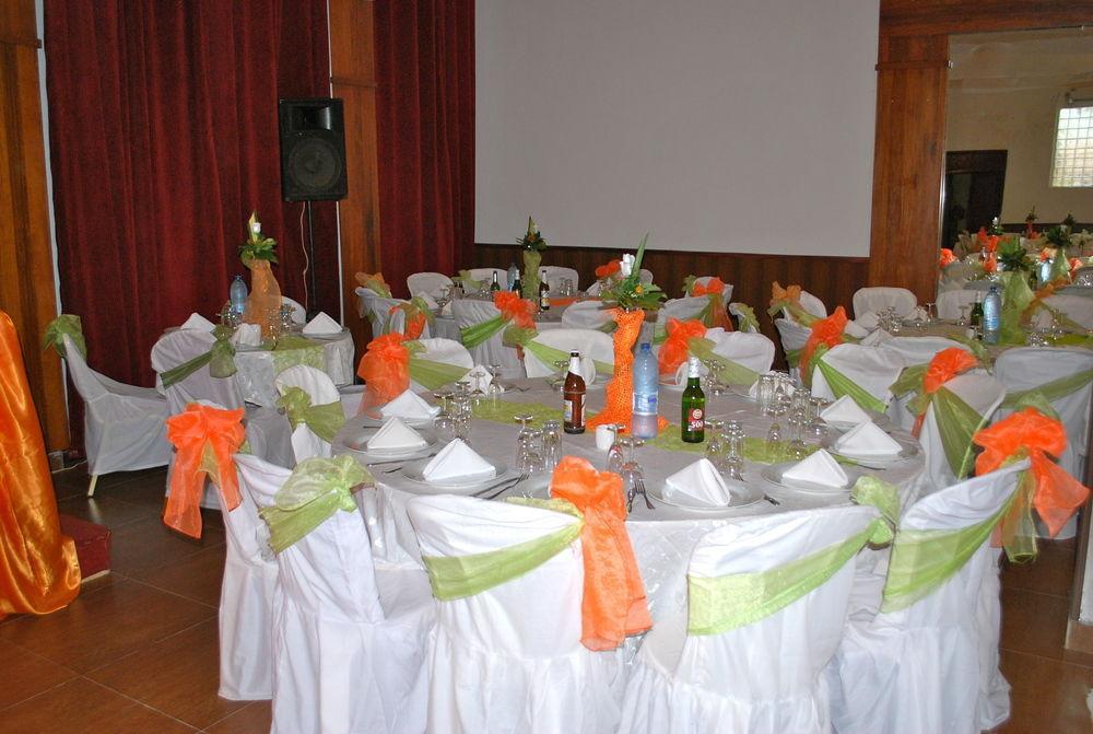 Hotel Yaahot à Yaoundé Extérieur photo