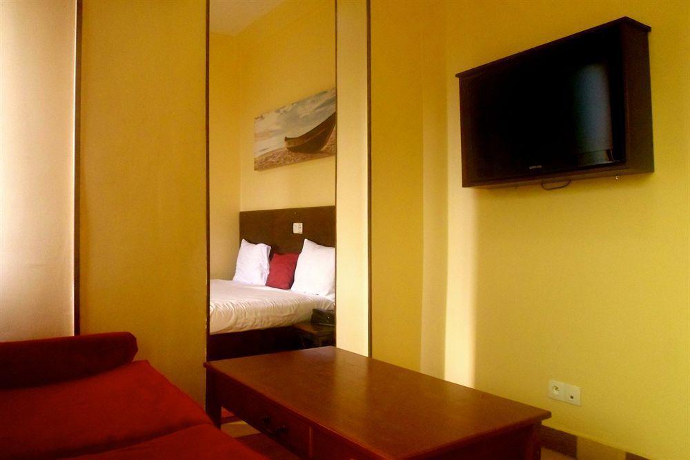 Hotel Yaahot à Yaoundé Extérieur photo