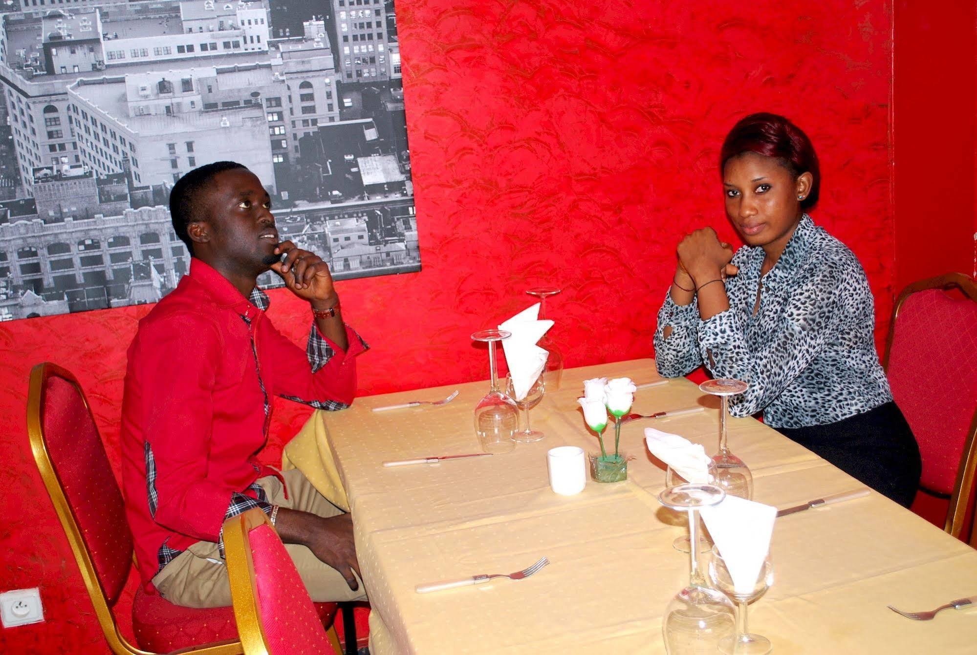 Hotel Yaahot à Yaoundé Extérieur photo
